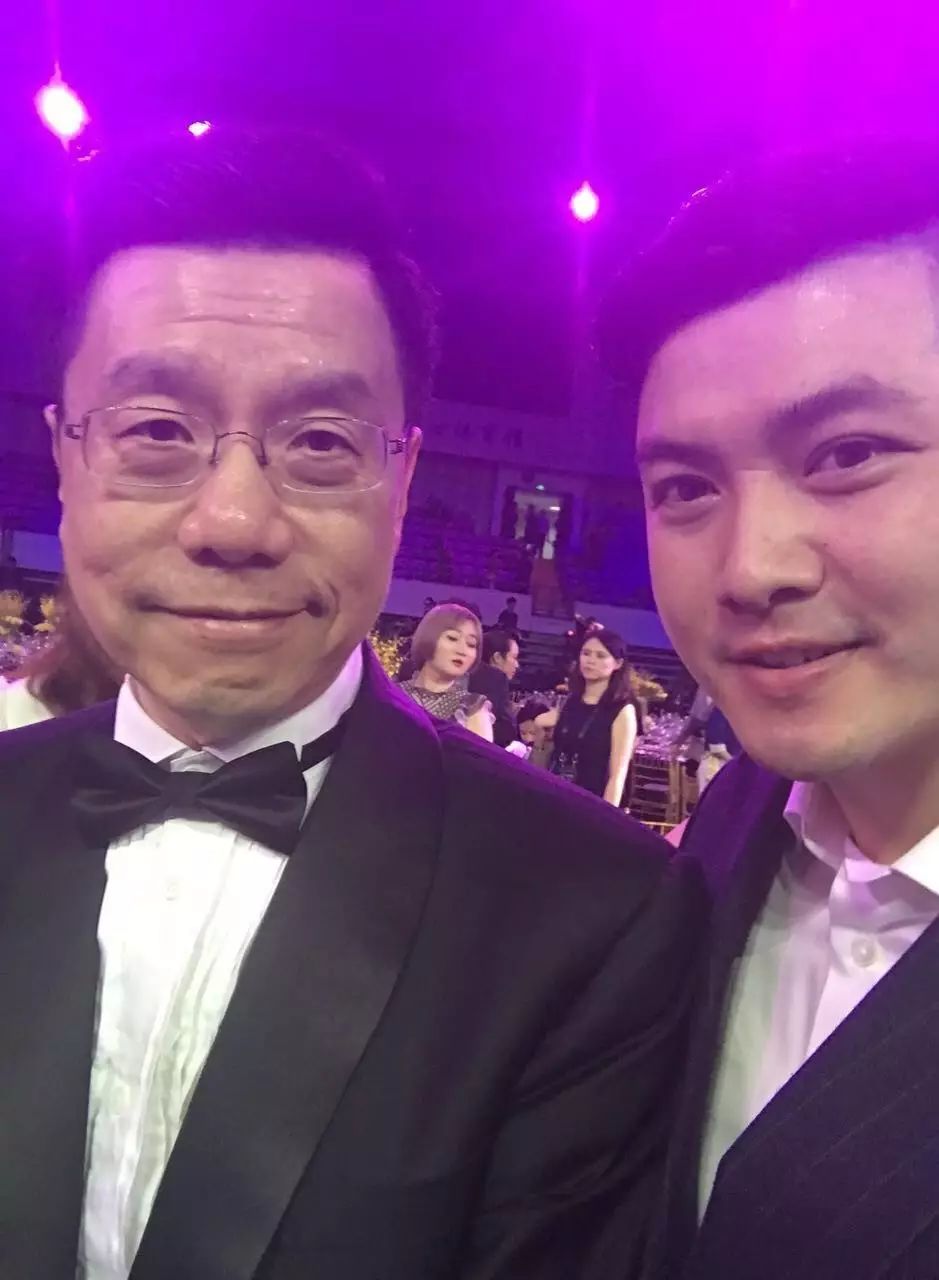 时尚芭莎明星慈善夜_芭莎慈善2014明星走秀_芭莎明星慈善夜不捐款/