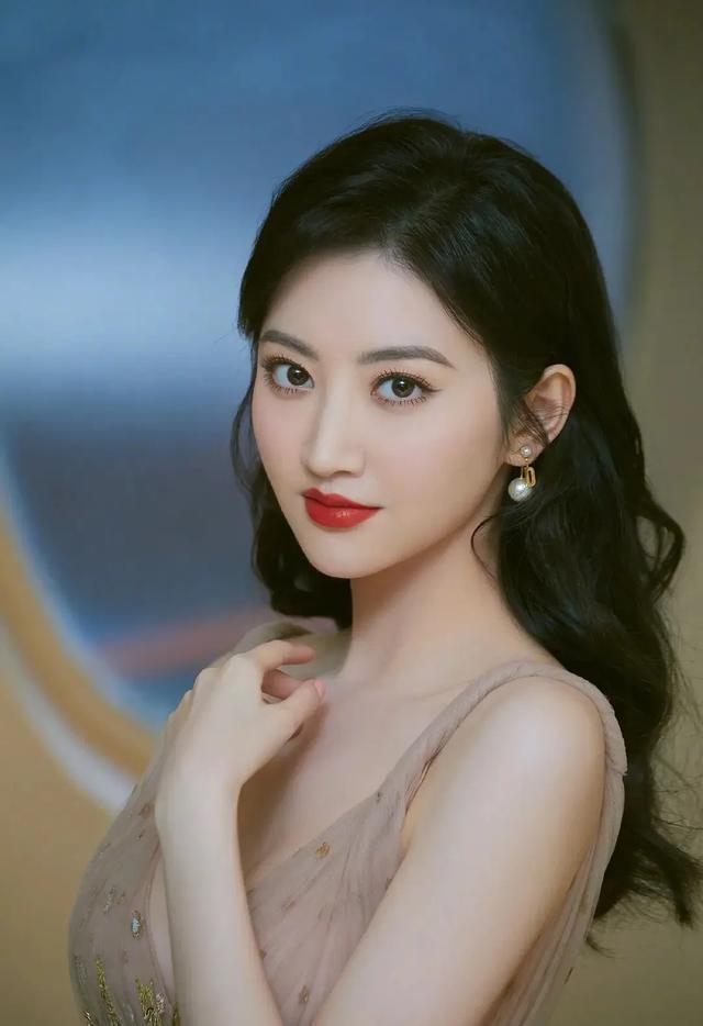 明星时尚彩妆班毕业后能干什么_明星时尚秀_时尚明星/