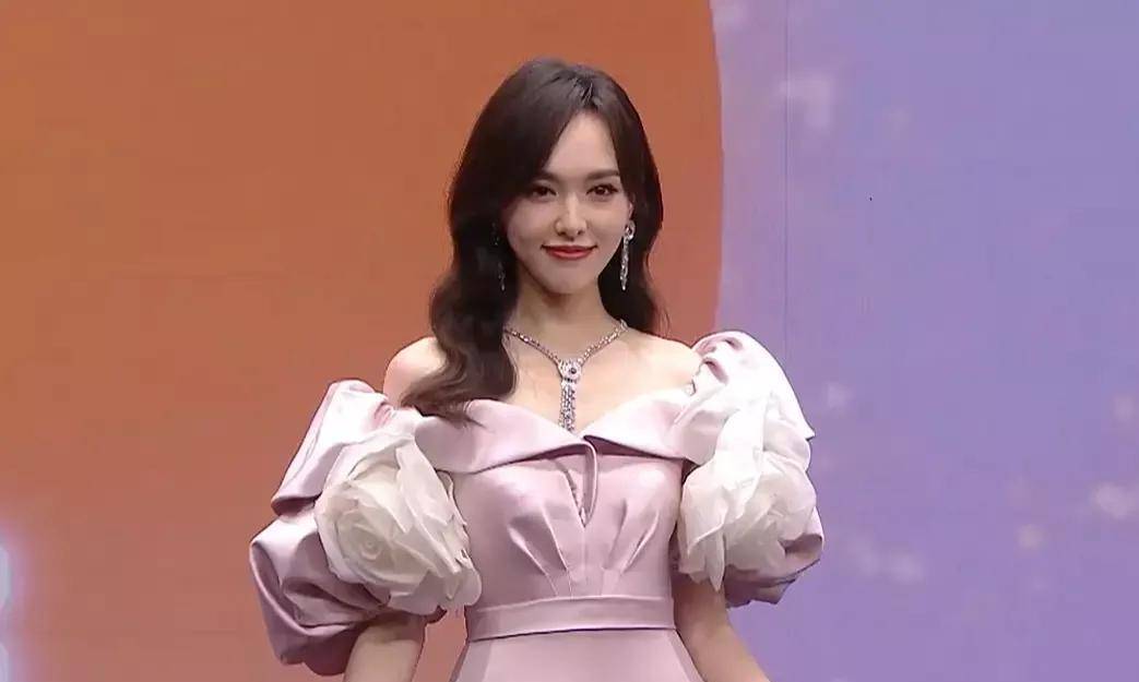 明星时尚穿搭秀_时尚明星_明星时尚资源重要吗/