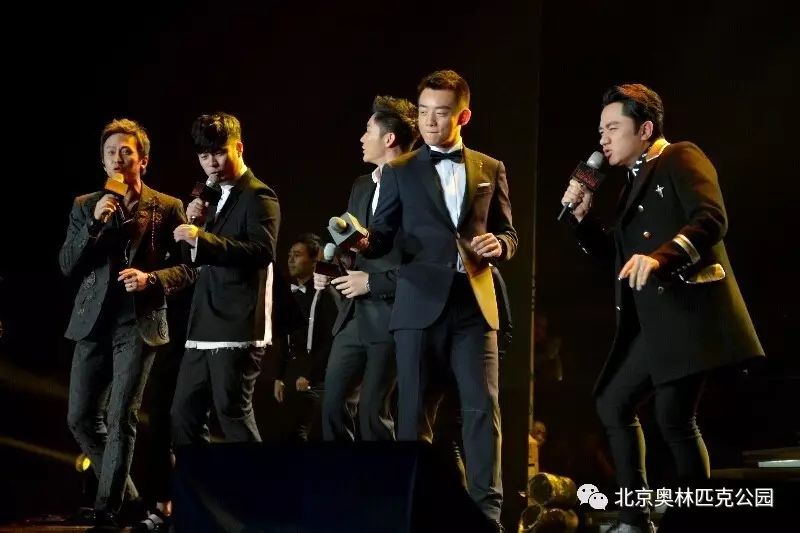 时尚芭莎明星慈善夜_时尚芭莎明星慈善夜会_芭莎明星慈善夜是不是综艺/