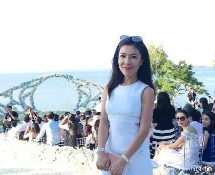 芭莎慈善夜明星视频_时尚芭莎明星慈善夜_时尚芭莎明星慈善夜会/